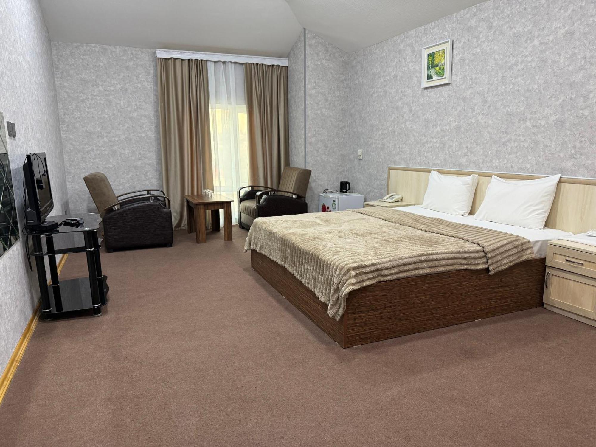 Aef Hotel Baky Esterno foto