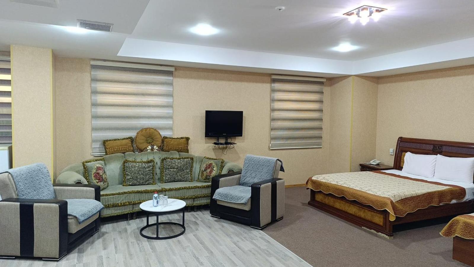 Aef Hotel Baky Esterno foto