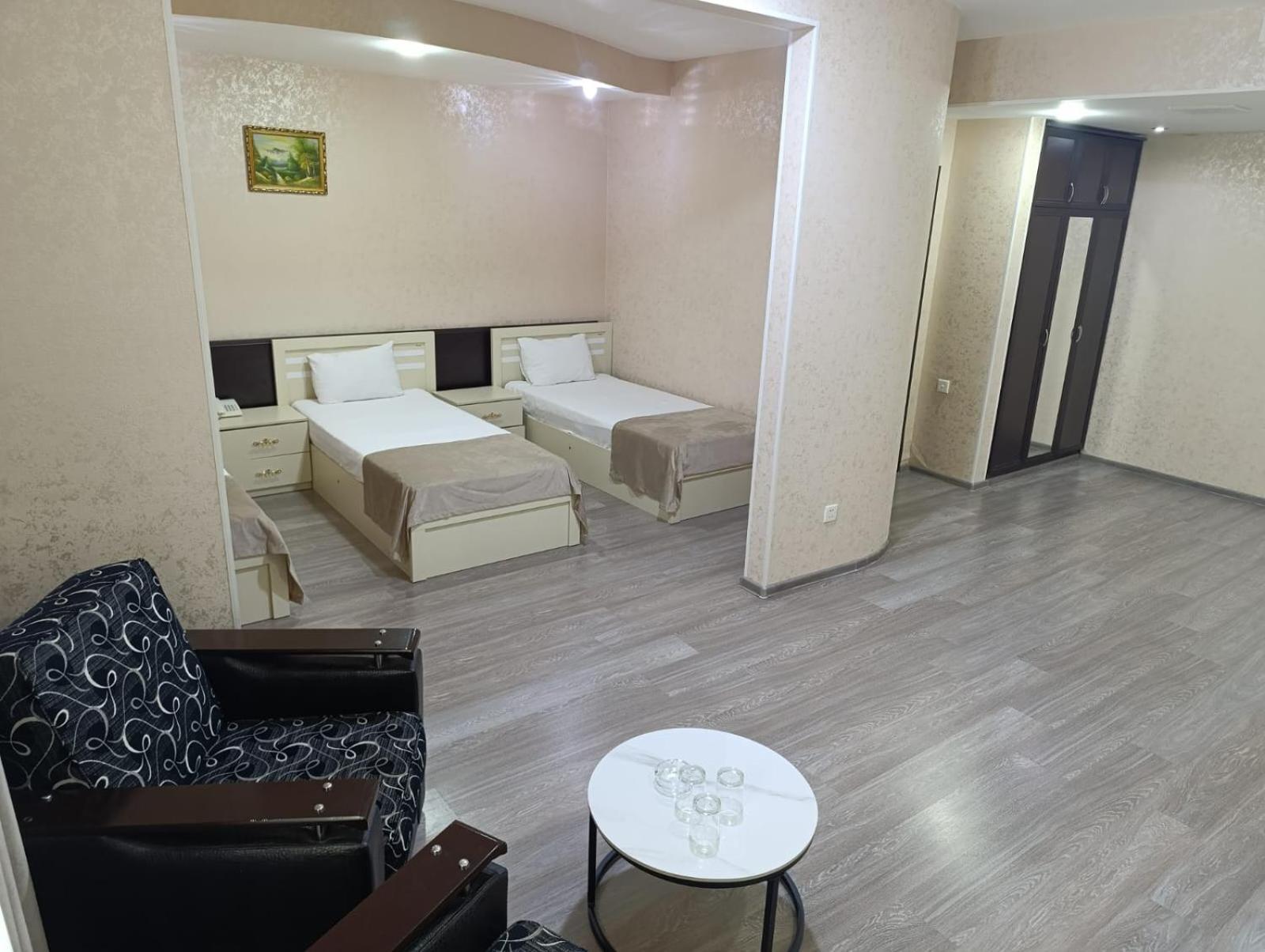 Aef Hotel Baky Esterno foto