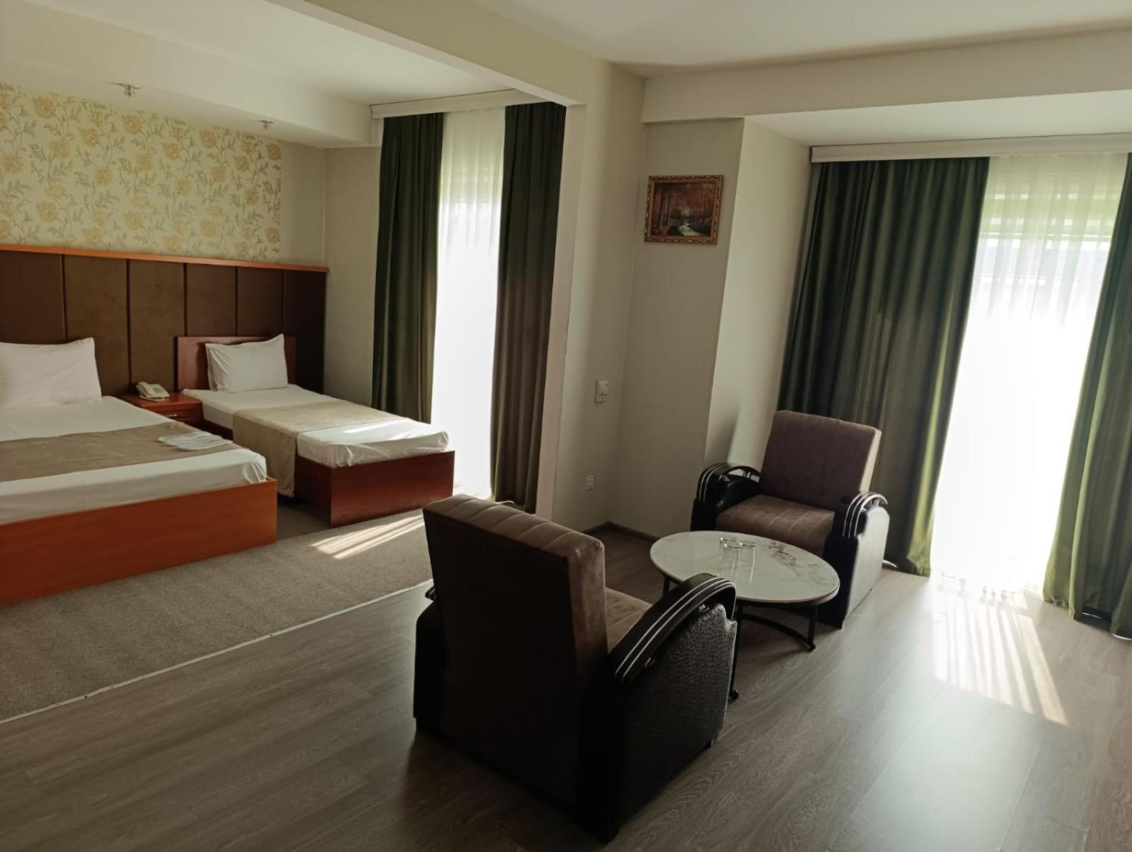 Aef Hotel Baky Esterno foto