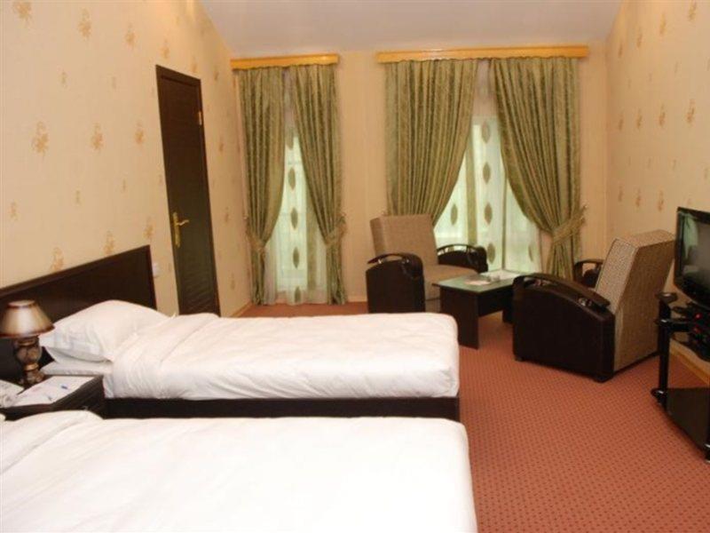 Aef Hotel Baky Esterno foto
